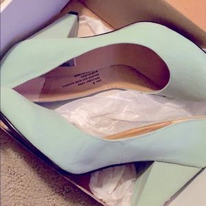 Mint pumps